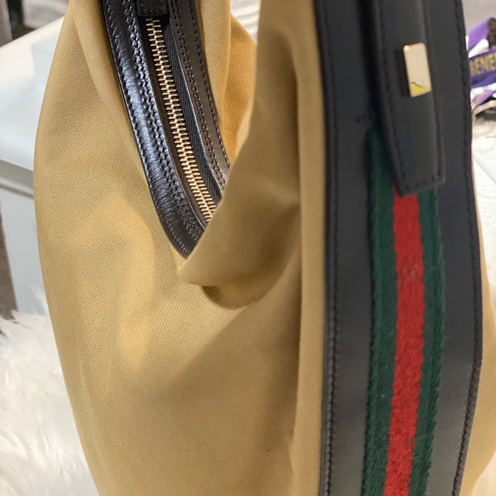 Authentic gucci shoulder bag